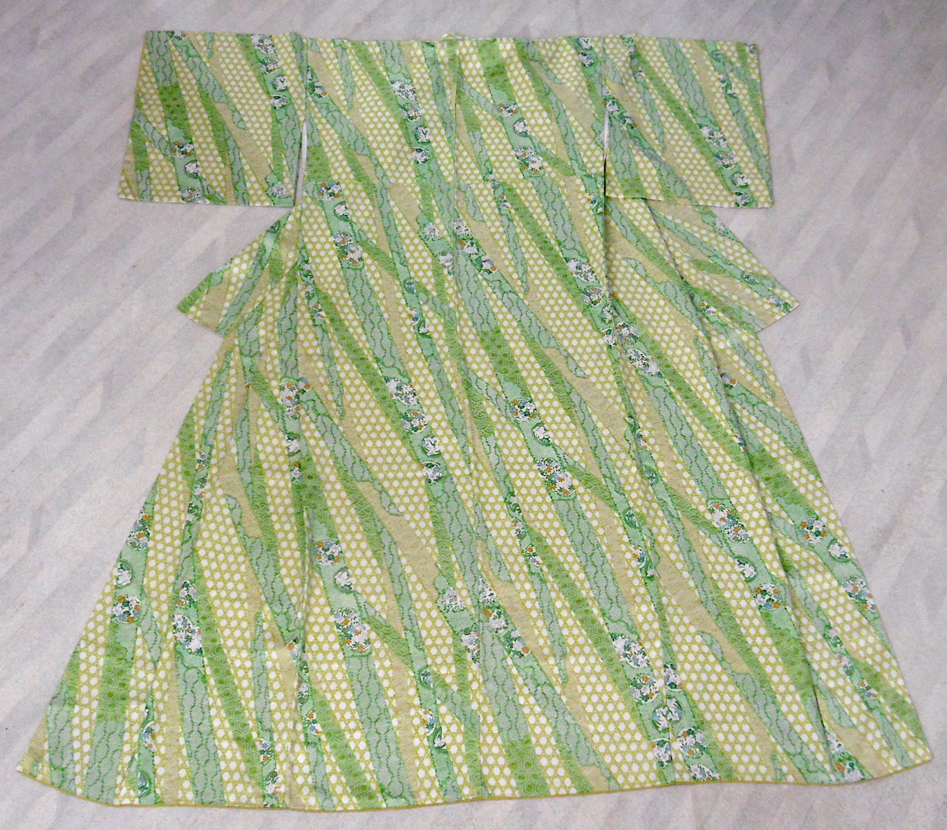 Komon (52) Ljusgrön - Image 3