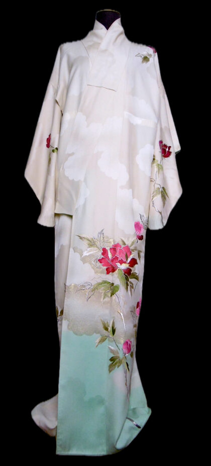(05) Broderi,blommor,Ko-Furisode